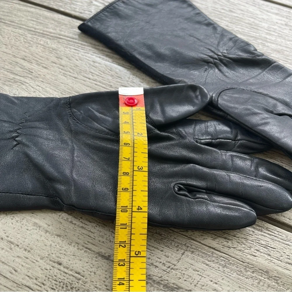 Vintage Ladies Black Leather Gloves